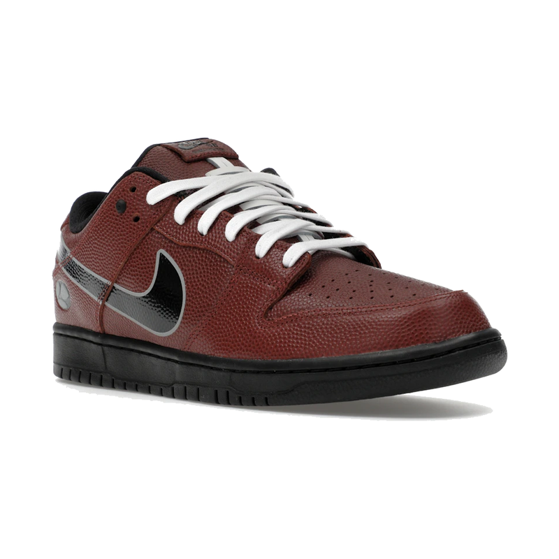 Nike SB Dunk Low Limosine Skateboards